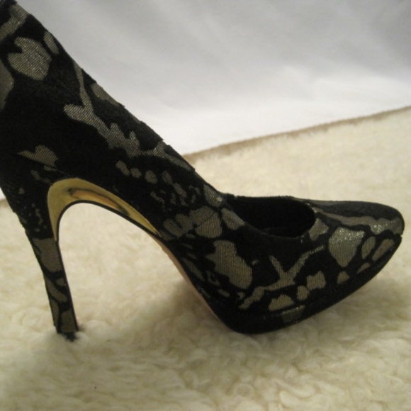 ALICE & OLIVIA Helena Pumps - Picture 3 of 7